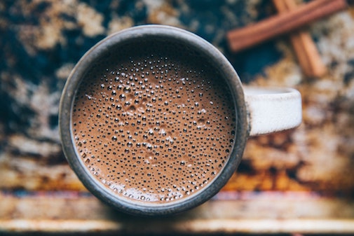 Cynamonowe kakao jako idealny jesienny napój